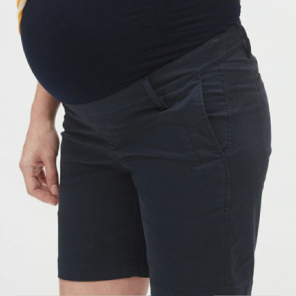 Gap maternity khaki shorts